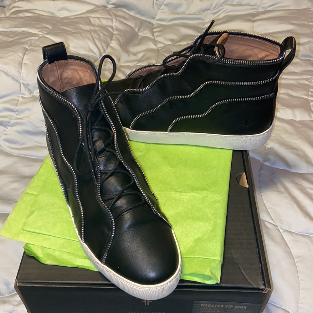 🎈SALE🎈Women Western Zip FRYE Sneakers🎈 - Picture 2 of 11